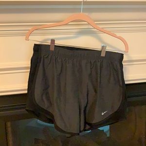 Nike blk / gray running shorts